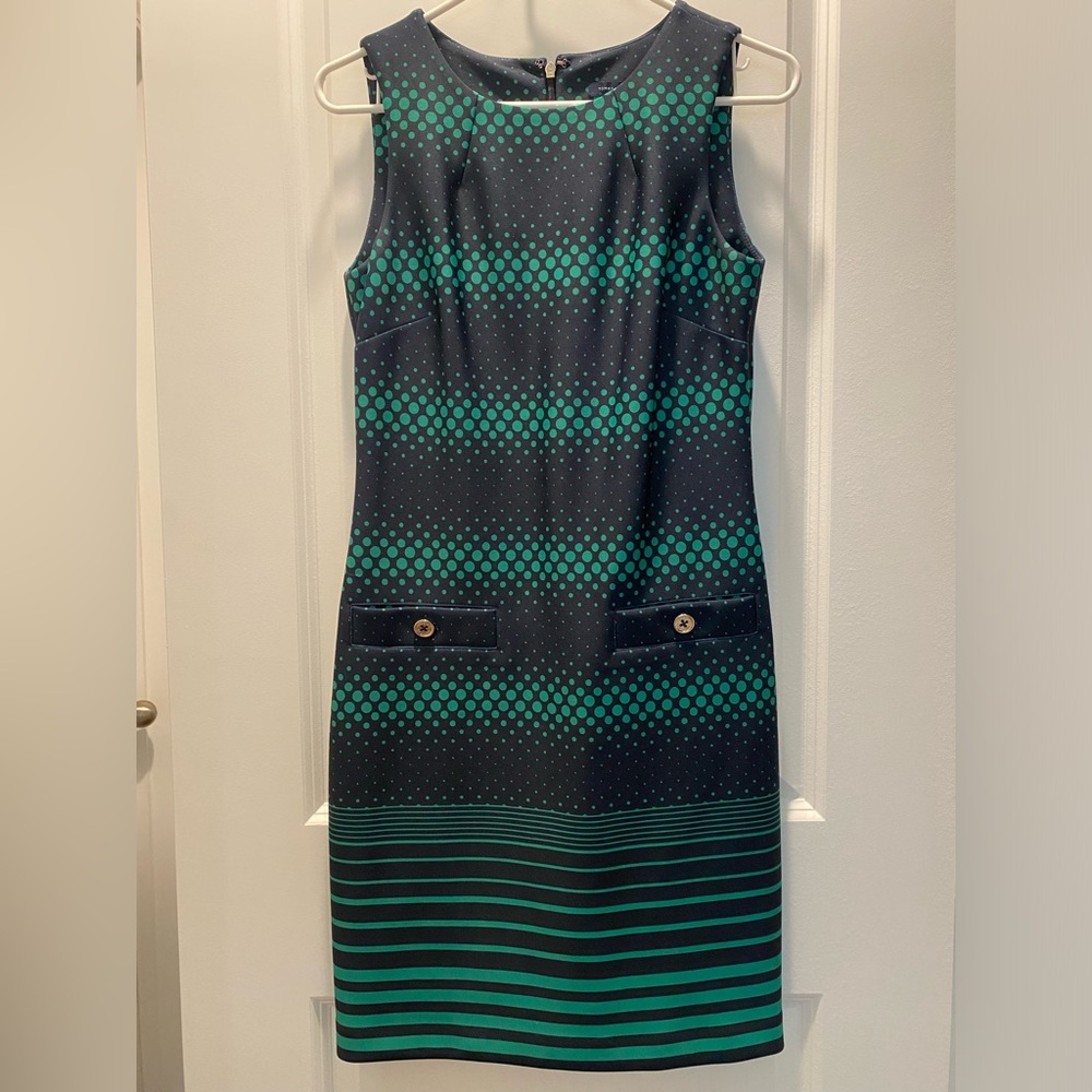 Tommy Hilfiger Dress Size 4 - Picture 2 of 10